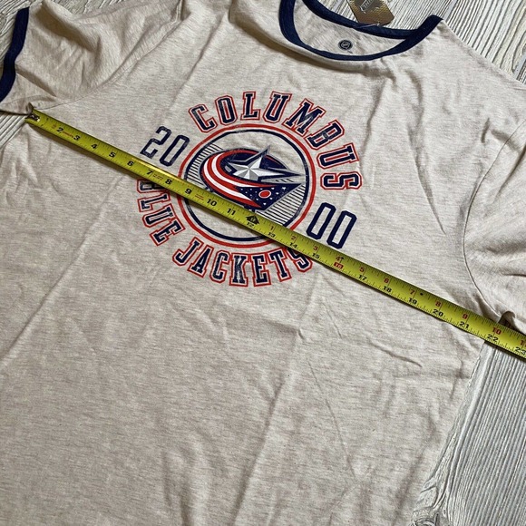 NHL Columbus Blue Jackets Logo Ringer Tee Men’s L Heather Beige Distressed New - Picture 7 of 10